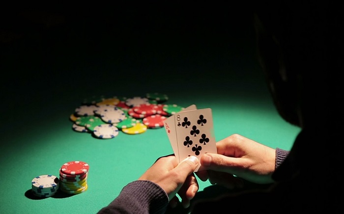 Kinh nghiệm cá cược Poker online: Chiến lược và mẹo